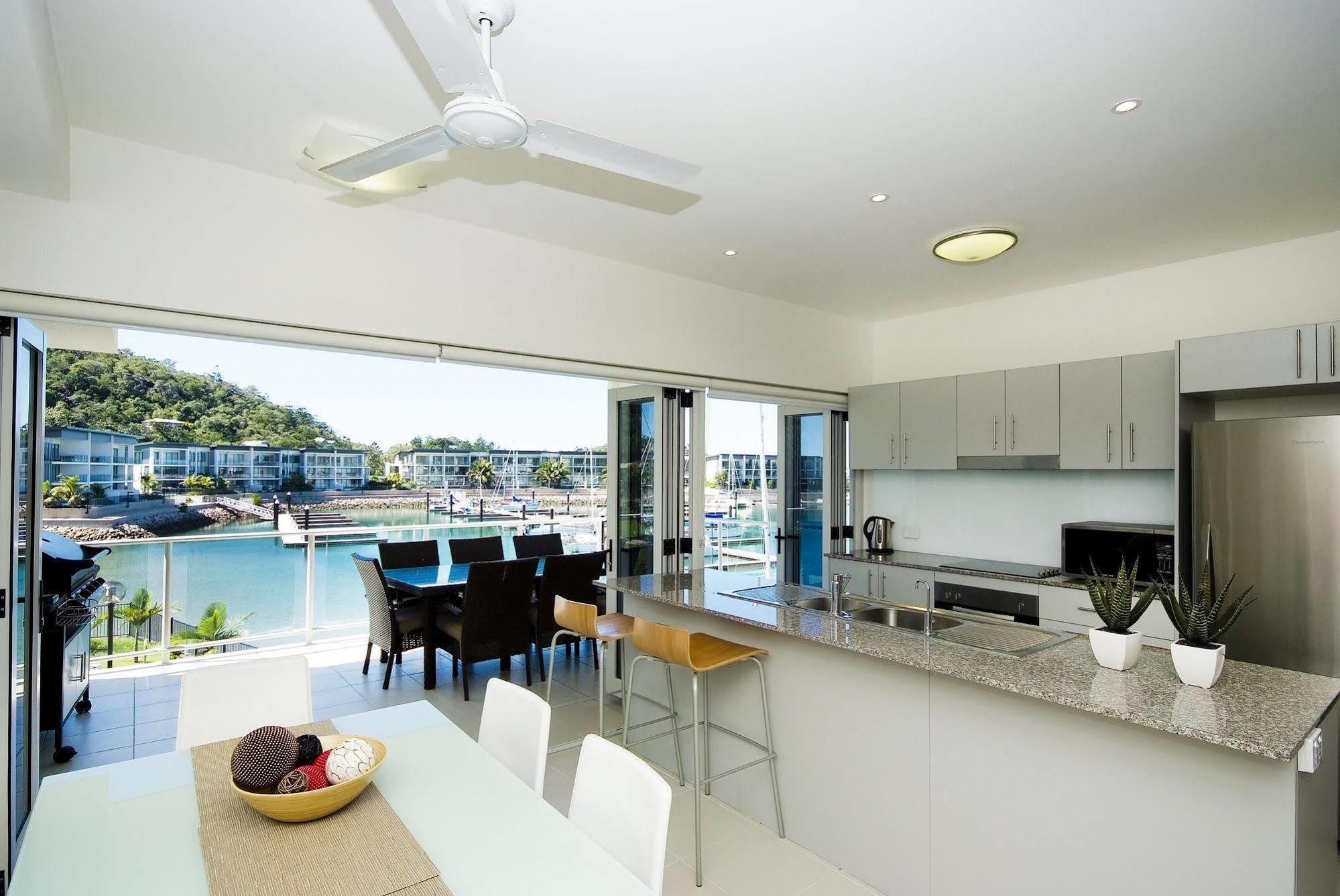 Beachside Magnetic Harbour Apartments Nelly Bay Eksteriør bilde